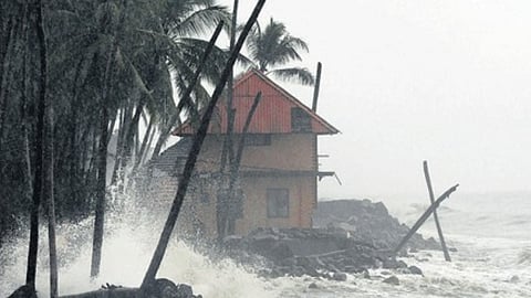 Rough seas cause havoc in coastal hamlets of Kerala