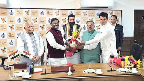 Nayab Saini meets Haryana governor