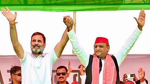 Congress leader Rahul Gandhi with Samajwadi Party leader Akhilesh Yadav 