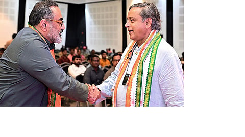 Shashi Tharoor, Rajeev Chandrasekhar(L)