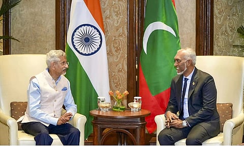 Union Minister S Jaishankar  (L) ,Maldives President Mohamed Muizzu (R).