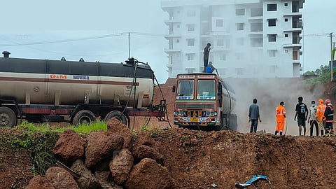 Hydrochloric acid leak from the tanker lorry