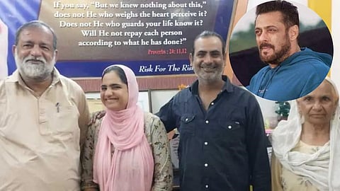 Delhi woman with her parents (R) and Pastor K M Philip (L)