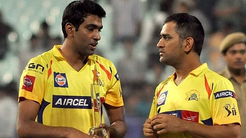 Ashwin, Dhoni