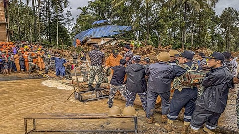 Rescue teams commences its operations on 4th day at the landslide site, Wayanad, Kerala