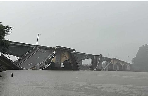 Kali river bridge collapses   