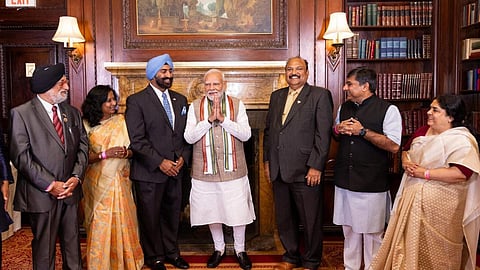 PM Modi with Sikh delegates in New York
