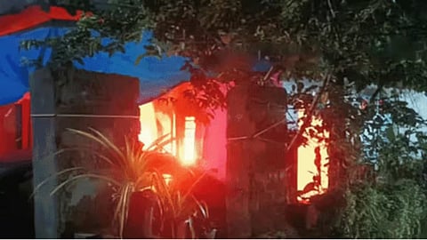 Angamaly Tragedy: Husband set his house on fire and committed suicide;  tragic end for the wife
