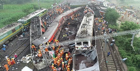 Train number 12578, Mysuru-Darbhanga Bagmati Express, collided with the stationary goods train at the Kavaraippettai railway station 