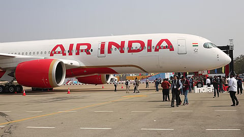  An Air India flight from Mumbai to New York returned to Mumbai following a bomb threat on Monday morning, according to sources.