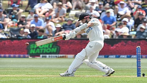 Zealand 319-8 on 1st day of 1st test against England 