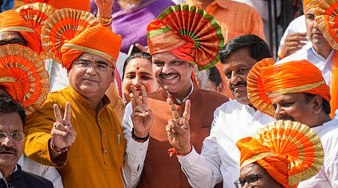 Fadnavis receives grand welcome in home turf Nagpur after Mahayuti victory
