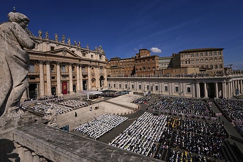 Catholic faithful pay respects to Pope Francis