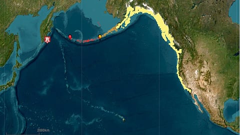 Powerful waves hit Russian islands, Japan