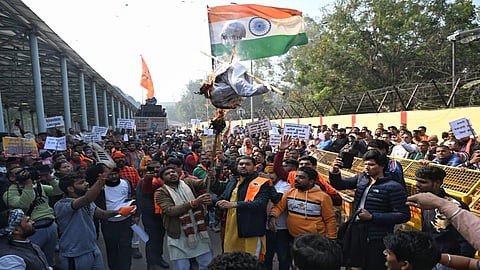 Chaos at Bangladesh High Commission