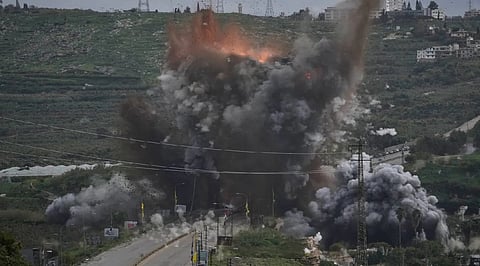  A large explosion at an oil refinery near the Texas coast 
