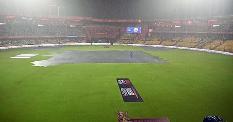 Series of mobile thefts during IPL match: Prime accused, several minors taken into custody 