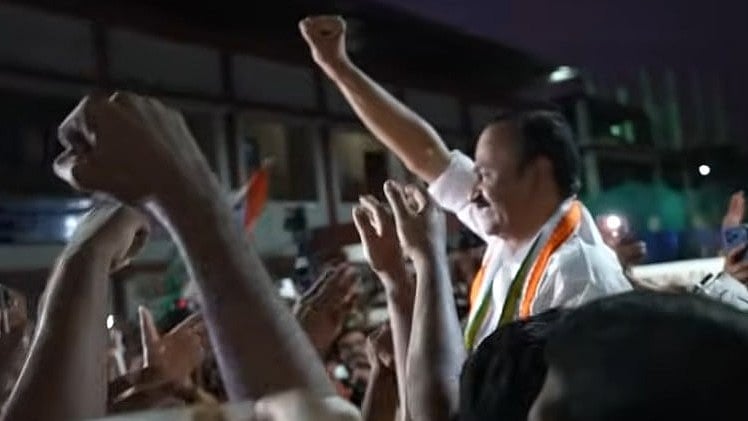 Satheesan receives rousing welcome from supporters at Ernakulam Railway  Station