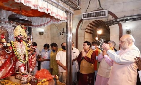 Shah visits Dakshineswar Kali Temple after arriving in Kolkata