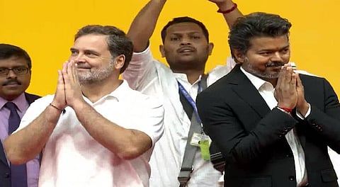 Rahul Gandhi among prominent personalities who attend Vijay's swearing-in