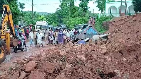 Adhur wall collapse, Kasaragod