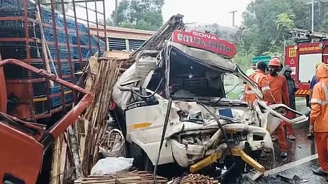 One killed, seven injured in truck-mini pickup vehicle collisio