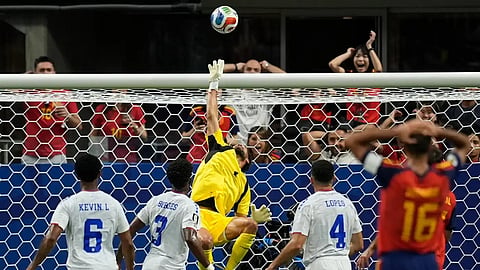 Cape Verde goalkeeper Vozinha (1) makes a save during the World Cup Group H soccer match between Spain and Cape Verde in Atlanta, Monday.
