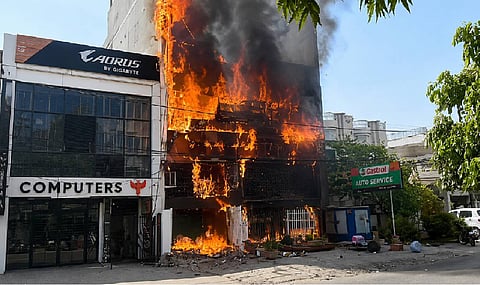 Fire breaks out at 3-storey commercial building in Lucknow's Aliganj, 14 fire tenders deployed