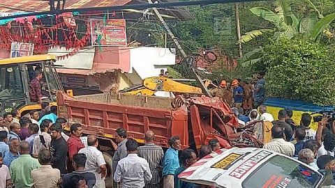 Kerala: Three killed after tipper lorry crashes into bus stop 