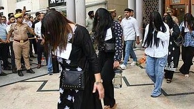 Fake call centre arrest Lucknow