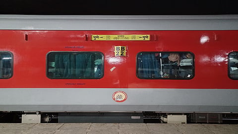 Ernakulam-Pune Superfast Express faces snag, coach removed at Panvel station 	