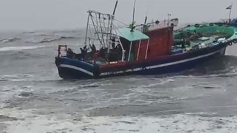 17 fishermen stranded off Kozhikode coast rescued,