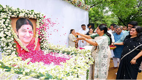 CM Gupta, other BJP leaders pay tributes to Sushma Swaraj on her death anniversary
