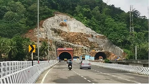 Minor mudslips reported above Kuthiran tunnels on NH 544