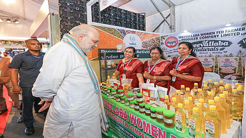 Shri Amit Shah inaugurates ‘Vanitham She-Mart Shops’ and launches the sale of NCCF’s ‘Janah’ products