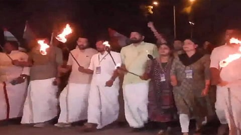 CPI(M), Cong trade charges over violence