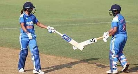 Harmanpreet, Deepti power India to 328/6