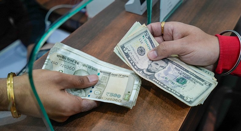 Rupee dives deeper amid global turmoil;ends 45 paise down at 86.71