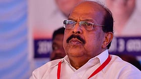 ആലപ്പുഴയിൽ കോൺഗ്രസും സിപിഎമ്മും തമ്മിൽ കൂട്ടുകച്ചവടം; ചെന്നിത്തല‍യെ വേദിയിലിരുത്തി സുധാകരന്‍റെ വിമർശനം