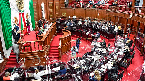 Se contemplan los recursos para la atención eficiente de las actividades administrativas y financieras, así como de sus órganos técnicos y administrativos