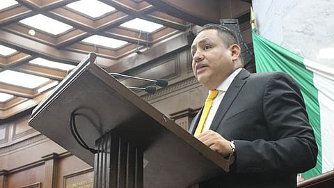 Presentó dicha iniciativa con la que se abona disminuir la desigualdad histórica e impulsar la participación de las mujeres