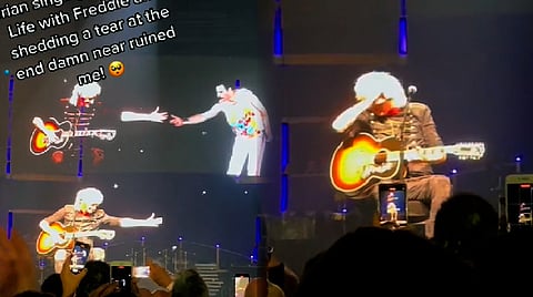 Conmovedor, Brian May llora tras tocar con holograma de Freddie Mercury [VIDEO]