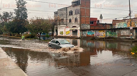 Morelia: tormenta deja inundaciones, árboles caídos y fallas en energía 