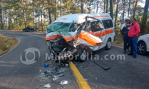 Tragedia: mueren 6 personas tras choque de combi en la Zinapécuaro-Ciudad Hidalgo