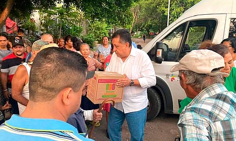 Las despensas se distribuyen gracias a la coordinación del Gobierno de Michoacán y el DIF Apatzingán