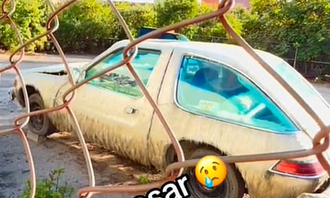 Tiktoker se halla abandonado el auto de  La familia P. Luche [Video]
