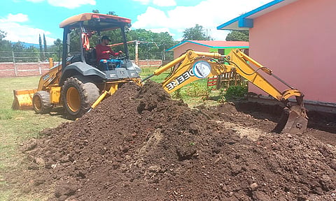 Inicia mejoramiento de la infraestructura educativa en primaria de Ario de Rayón