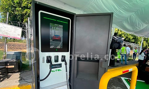 Inaugura RCO puntos de carga para vehículos eléctricos en sus carreteras