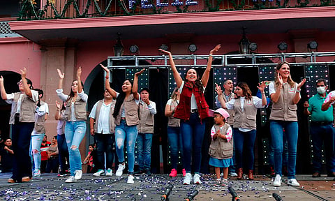 Celebra Fanny Arreola suma de más de mil familias de Apatzingán al proyecto Conectando