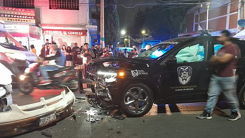 Patrulla choca en Nezahualcóyotl, ocupantes iban en estado de ebriedad [VIDEO]